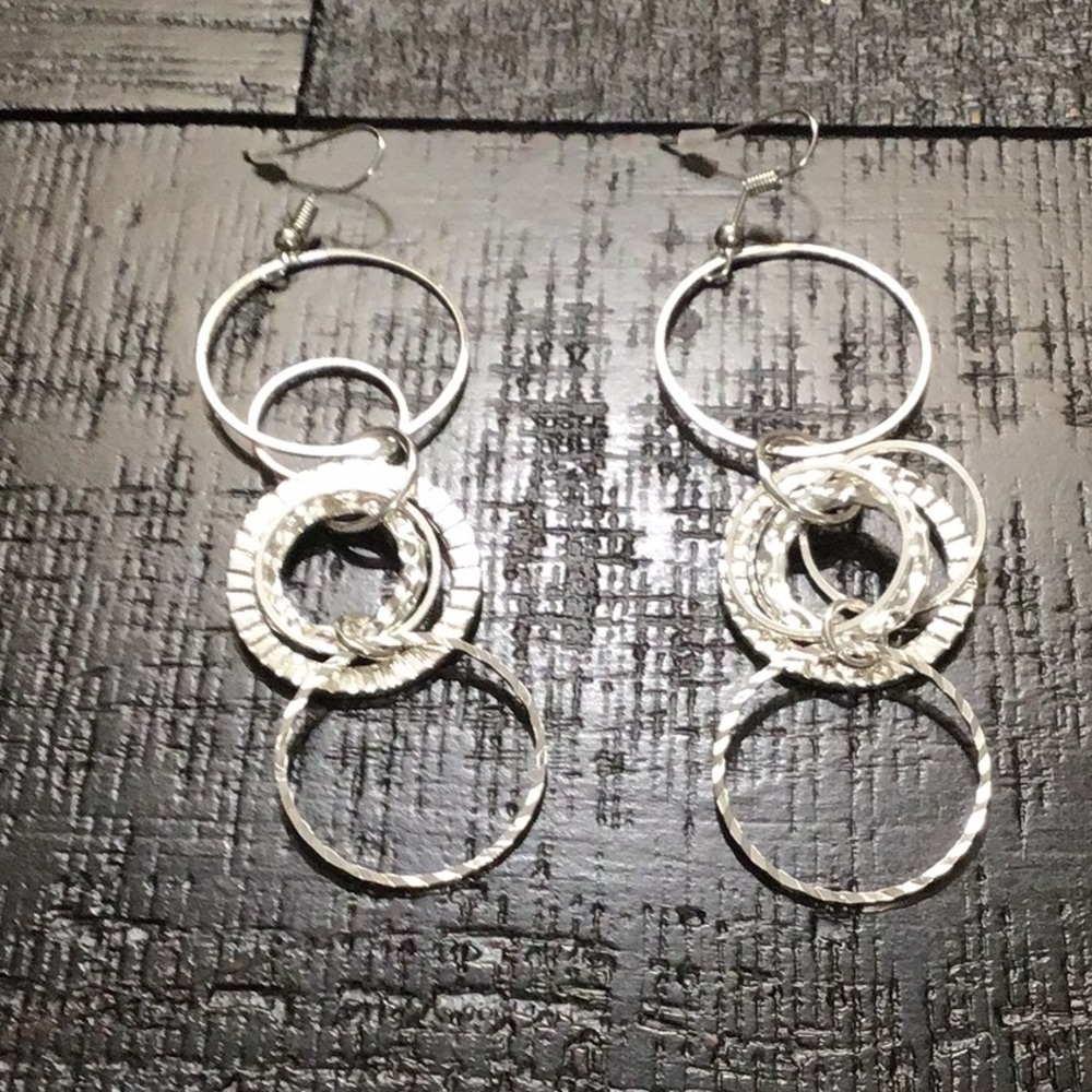 NWOT Silver Tone Circles Drop Earrings! - Picture 2 of 3